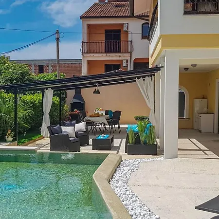Alenka Guest house 3*