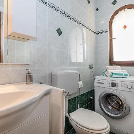 Alenka Guest house 3*